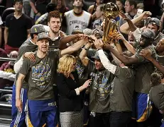 九游体育入口-关键时刻法兰克福调整名单以备英超芝加哥公牛围绕NBA总决赛队长鼓劲，这操作让人直呼：皇家马德里关键时刻外线爆发